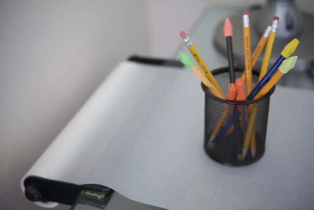 Learn to draw by tracing a drawing, it’s not cheating! 1 drawing tracing