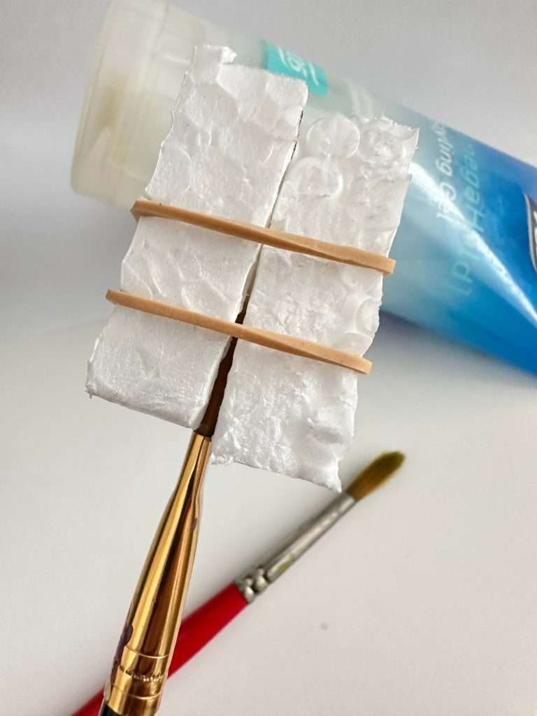 DIY Brush Shaper Advice - Best Fix To Restoring Your Brushes 11 DIY bruish shaper - side view with elastic
