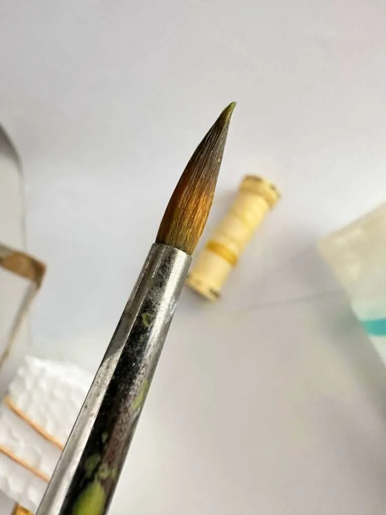 DIY Brush Shaper Advice - Best Fix To Restoring Your Brushes 15 DIY brush shaper - round brush manually shaped